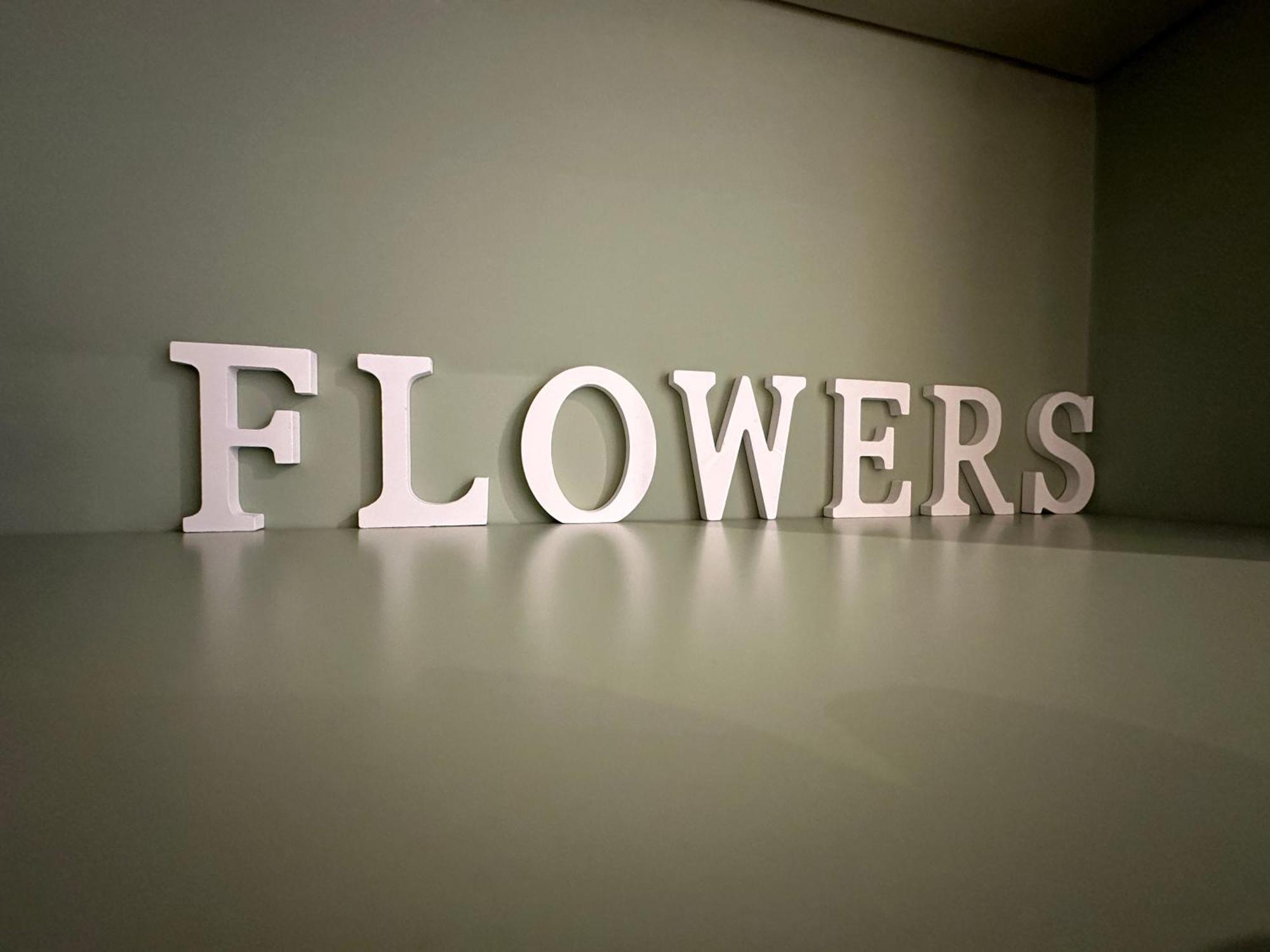 Flowers, A Cozy Suite In Milan Exterior photo