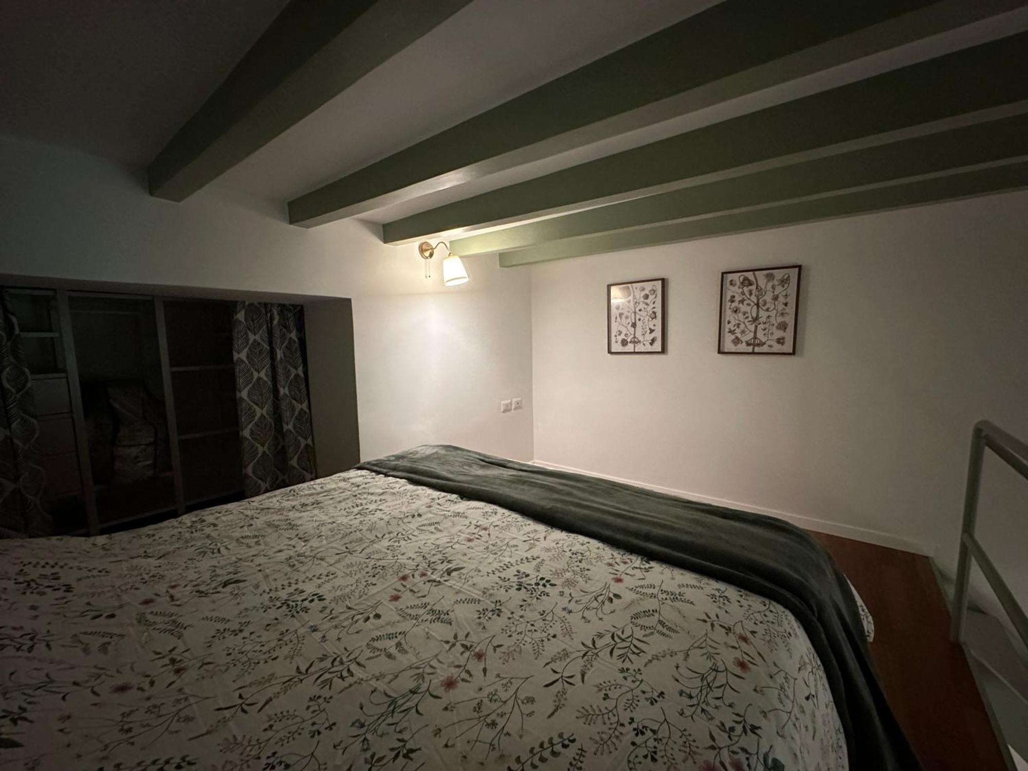 Flowers, A Cozy Suite In Milan Exterior photo