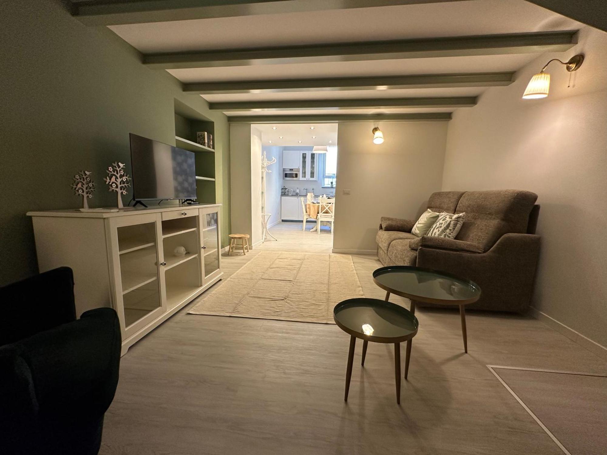 Flowers, A Cozy Suite In Milan Exterior photo