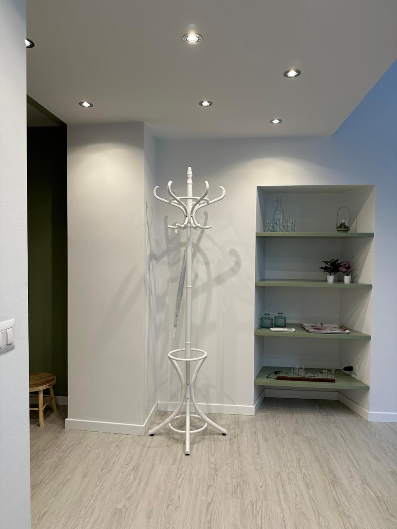 Flowers, A Cozy Suite In Milan Exterior photo